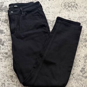 Old Navy Women’s Black High-Waisted Straight Jeans